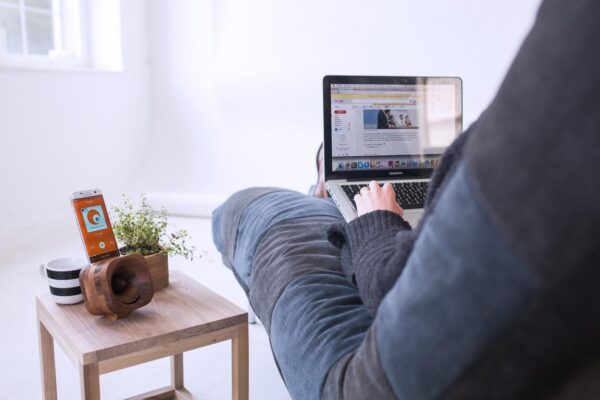 dřevěný reproduktor Trobla ořech