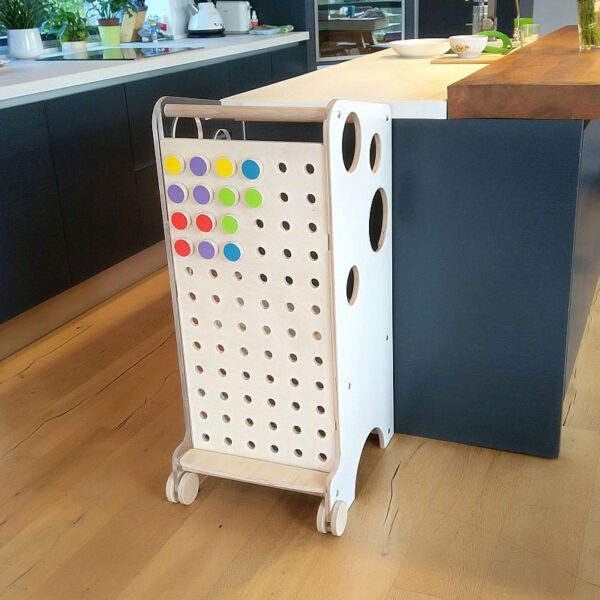 deska s barevnými kolíky, montessori prvek