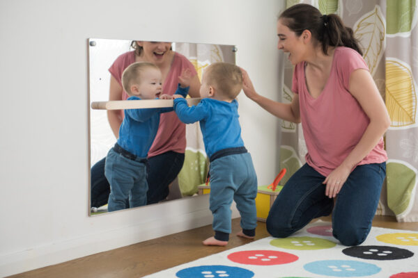 montessori zrcadlo na stěnu